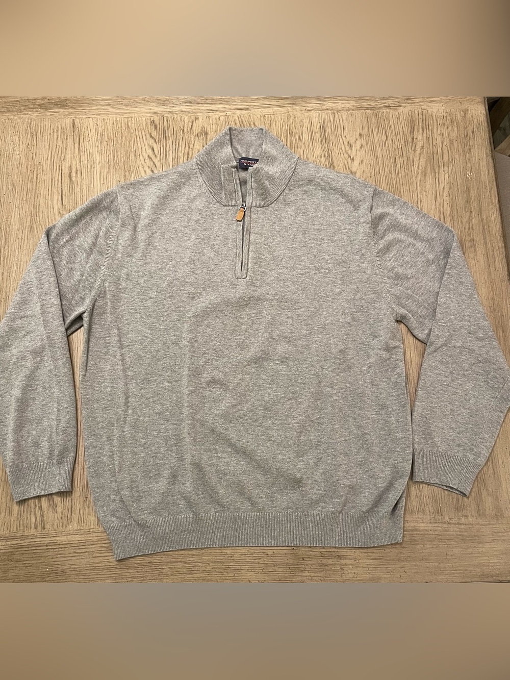 Roundtree & Yorke men’s quarter zip sweater, gray, XL, like new. 22x26